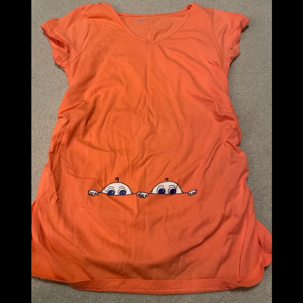 💰 Maternity tee for twins